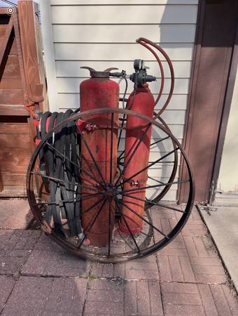 Rolling fire extinguisher 1