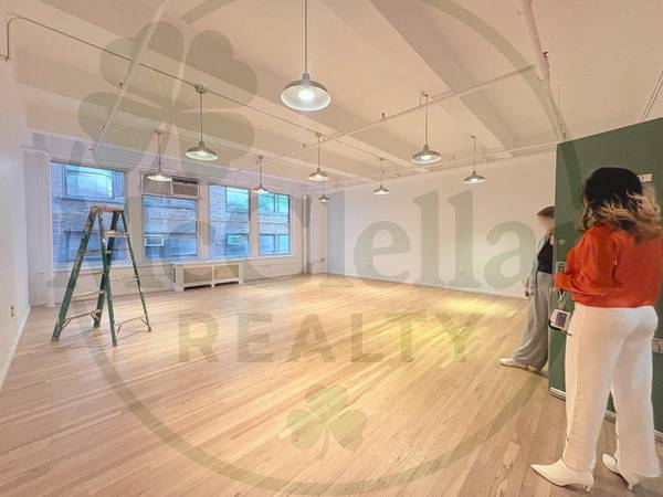 Office Loft, Rooftop Access, Creative Building 1