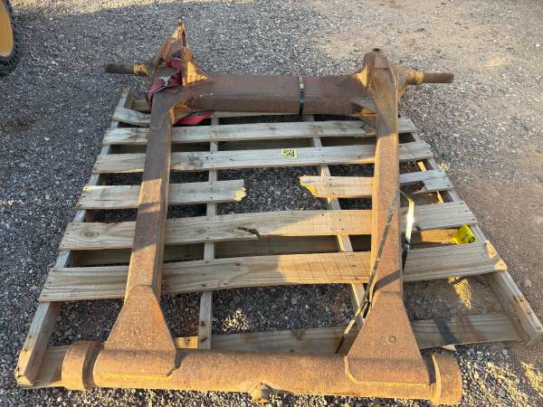 Cat 613C ELEVATOR FRAME 1