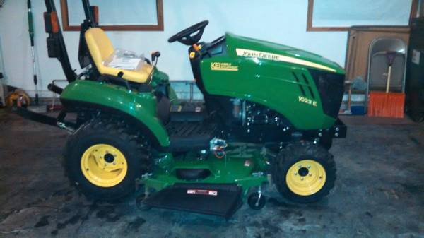 John Deere 1023E Sub Compact Tractor, 60" Mower & 54" Snowblower 1