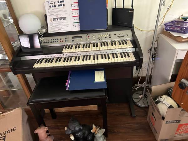 Lowrey virtual orchestra electric organ EZ4 1