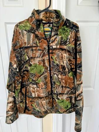 Cabela’s Full Zip  XL     $35 1