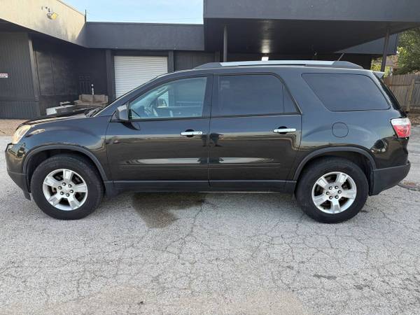 2011 GMC Acadia SLE 4puertas SUV con asiento de tercera fila - $5,750 (183 North)63621898411907123