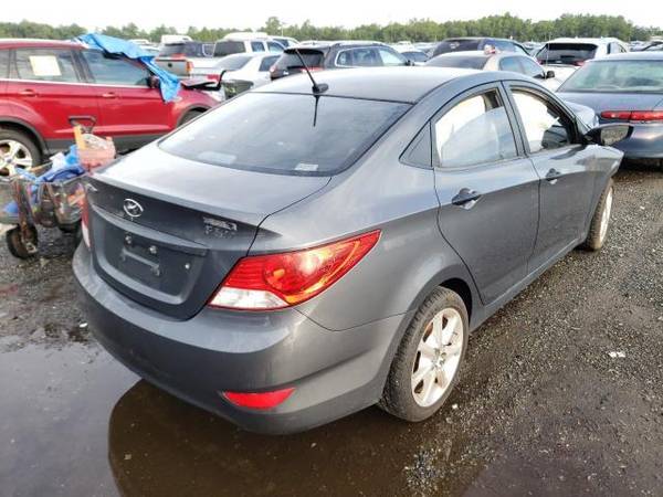 2013 HYUNDAI ACCENT 1