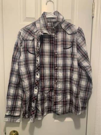 Women’s roper flannel size medium 1