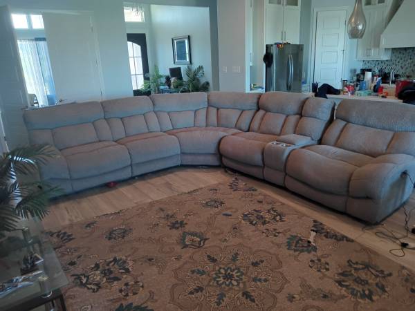 Sofa 5 piece with 4 power reclines 1
