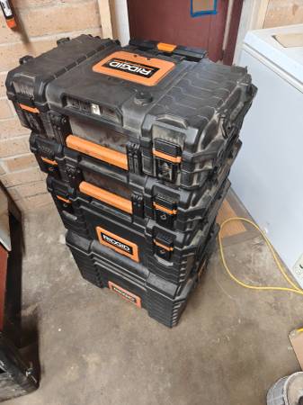 Ridgid rolling toolbox system 1