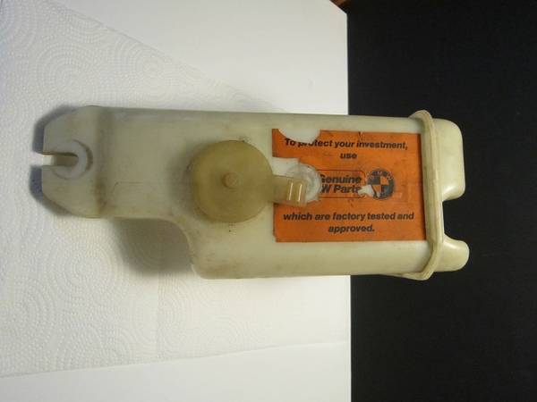BMW E28 Washer Fluid Tank - Pump and Level Sensor 1