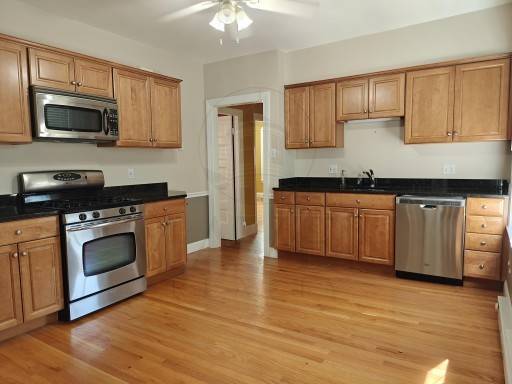 Great 2.5BD! 4 min to Davis T!Laundry!Central A/C!Mod KIT!1 Parking! 1