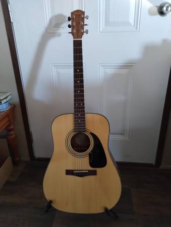 Fender Acoustic Guitar w/Gig bag and tuner 1