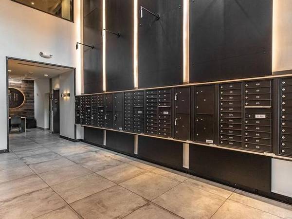 $1,790 / 1br - 571ft2 - Modern, Bold, and Right Where You Want to BeCapitol Hill Living (Capitol Hill)63884893062403121