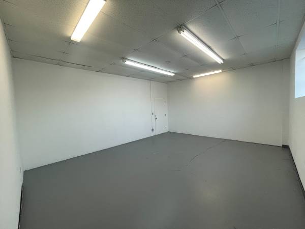 $985 / 375 pies² - Estudio de arte en Alhambra con ventanas, estacionamiento gratuito y seguro (Alhambra)63366780745091122