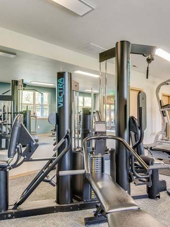 $1,915 / 1br - 780ft2 - Rare Opportunity, 1 BR/1 BA with Sauna & Exercise Room (Poulsbo, WA 98370)63786756077571120