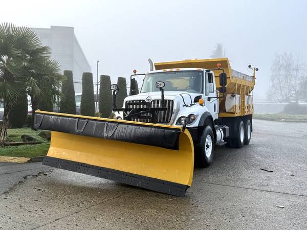 2016 International WorkStar 7400 14 Foot Dump Truck with 11 Foot Snow 1