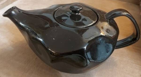 UNIQUE "OCTAGONAL"  5-CUP TEAPOT 1