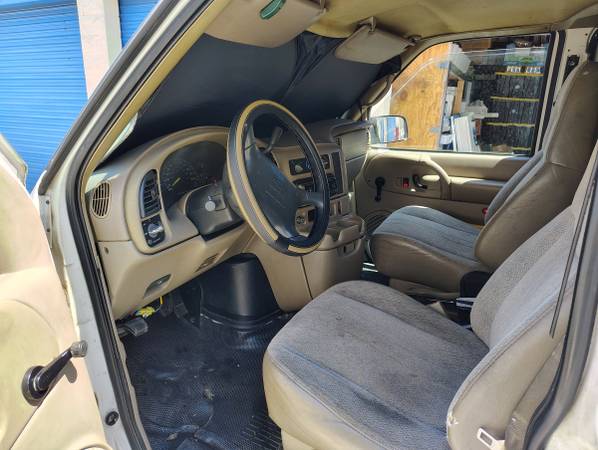 1998 Chevrolet Astro - Photo 8