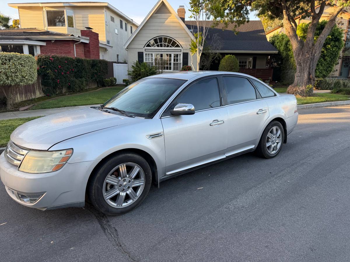 2010 Ford Taurus SEL