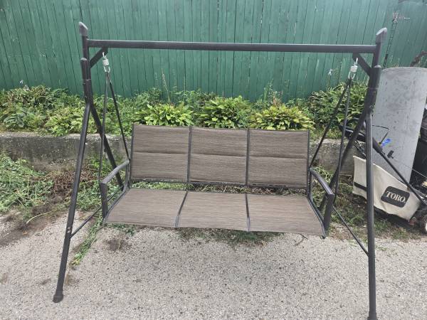 3 person swing 1
