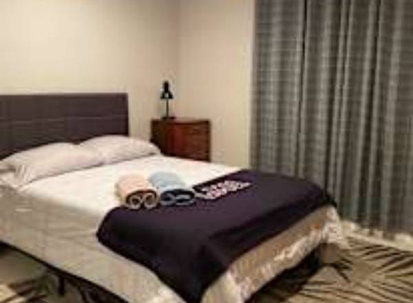 Room for rent $300 a week 1