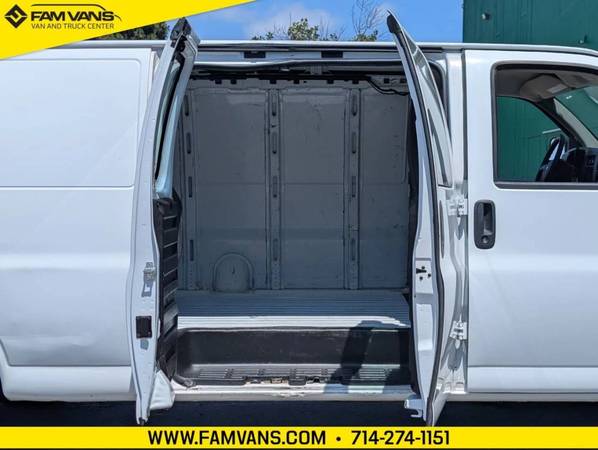 2014 Chevrolet Express 2500 Chevy - Photo 9