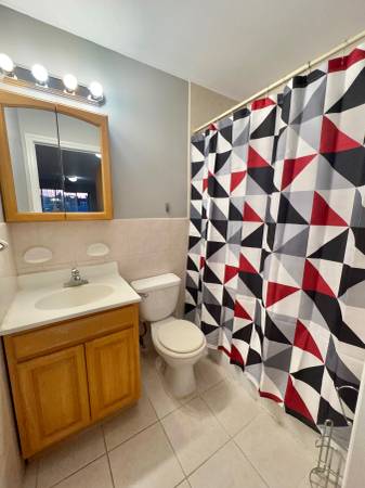 $1,800 / 1br - Marble/Wood Floors, Very Good Condition, Garage, Pet Ok*Hablo Español (Flushing)63945361453442123