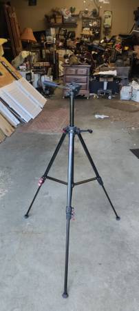 Vivitar Camera tripod and carrying case 1