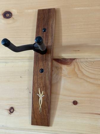 Taylor Wall Guitar Mount 2026 - Ebony & Koa 1