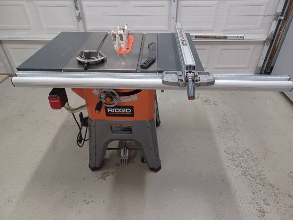Ridgid Tools R4512 Hybrid Table Saw 1
