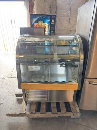 Refrigerated Display Case RANDELL 1