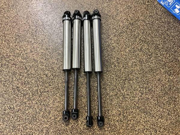 FRONT AND REAR DIRT LOGIC 2.25 SHOCKS Jeep Gladiator 1