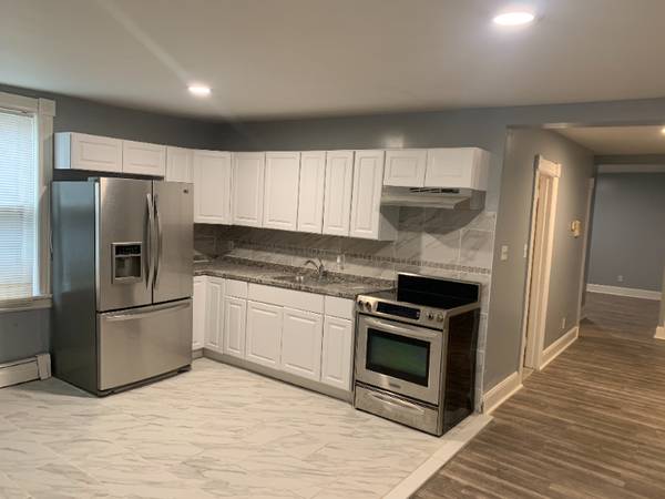 $1650.00 / 2br - 950ft2 - Beautiful 2 Bed, Historic District Apartment63762914102017124