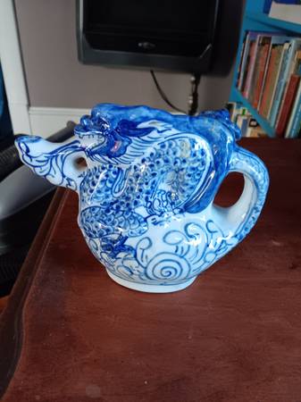Chinese dragon teapot 1