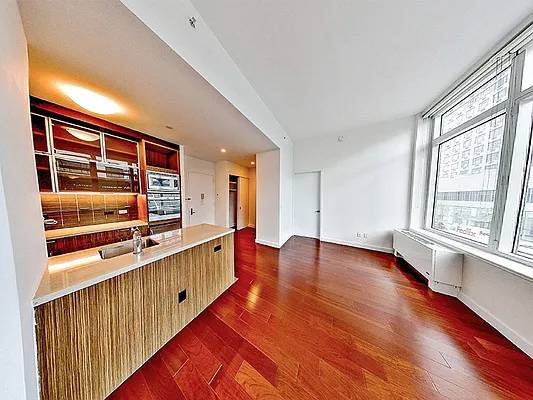 $4,250 / 1br - Floor to Ceiling 1 bedroom with Sauna + Steam Room ON SITE!! (Midtown West)63809093517059121