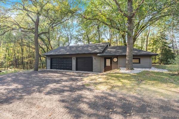 $4500.00 / 5br - 3200ft2 - Luxurious 5 Bed, 4.5 Bath Single Family Home in Elk River - $4500/mo.63990383411330121