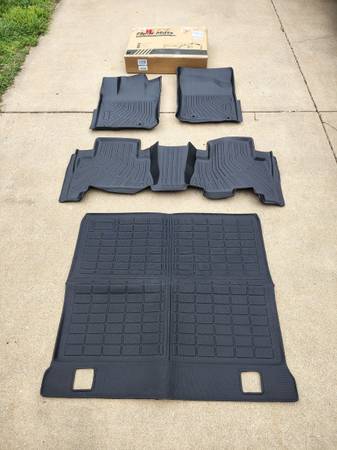 Toyota 4Runner floormats 1