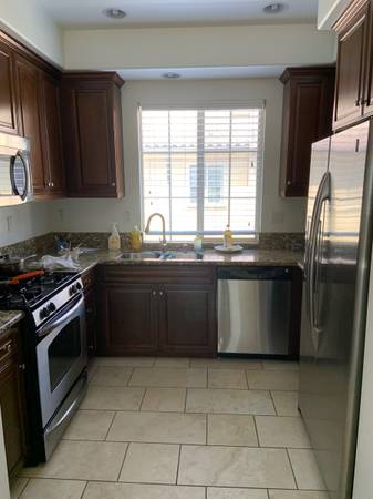 1b/1b room at Portola Spring for $1350 1