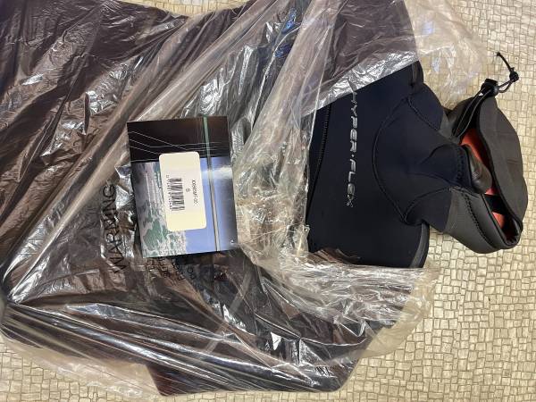 New Hyperflex Amp Aerodrome men's hooded wetsuit -size small- w/ tags 1