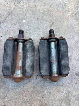 Vintage Wellgo Bike Cruiser Pedals 1/2 1