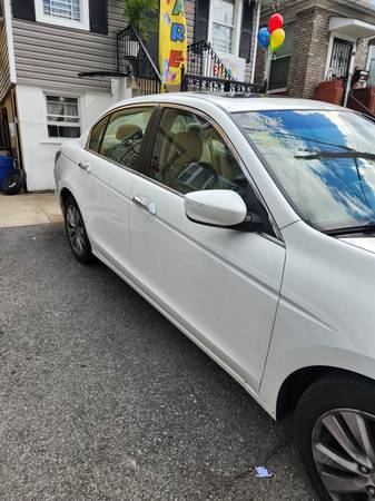 2012 Honda Accord Ex-L V6 - $7,600 (Castle Hill)63614064313859121