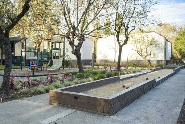 $2,555 / 2br - 1000ft2 - Your Dream Apartment is Just an Application Away – Save Now! (santa rosa)63667888645251124