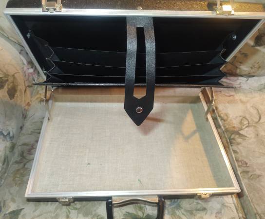 5-compartment attache case 1