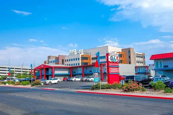 $850 / 400ft2 - Nuevas entradas con puertas francesas, aire acondicionado (965 Cottage Grove Ave, Las vegas, NV)63859501205379122