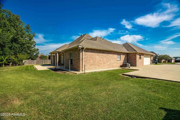 $435,000 / 4br - 2900ft2 - Vida de lujo en su máxima expresión en Bear Creek! (Breaux Bridge)63857516833923124