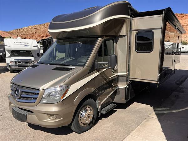 2016 Dynamax Isata 24FW  1