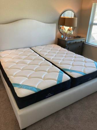Split-King Dreamcloud Premier Hybrid Mattress - Like New 1