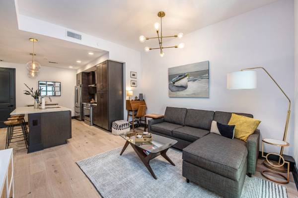 $3700.00 / 1br - 818ft2 - 5 Gadsdenboro St #21364015948110466120