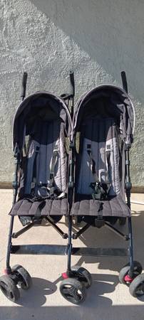 Double stroller 1