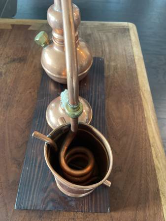 Copper distillary 1