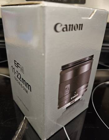 Canon EF-M 11-22mm f/4-5.6 IS STM ultra-wide camera lens 1