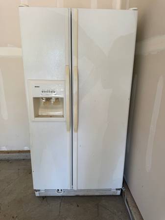 Refrigerator 1